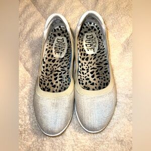 Women’s Hey Dudes Savannah size 7.